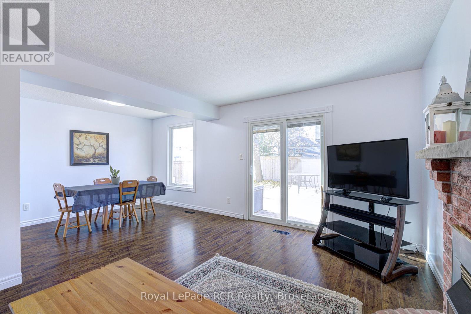 












501 BEAVER COURT

,
Milton (TM Timberlea),




Ontario
L9T4A7

