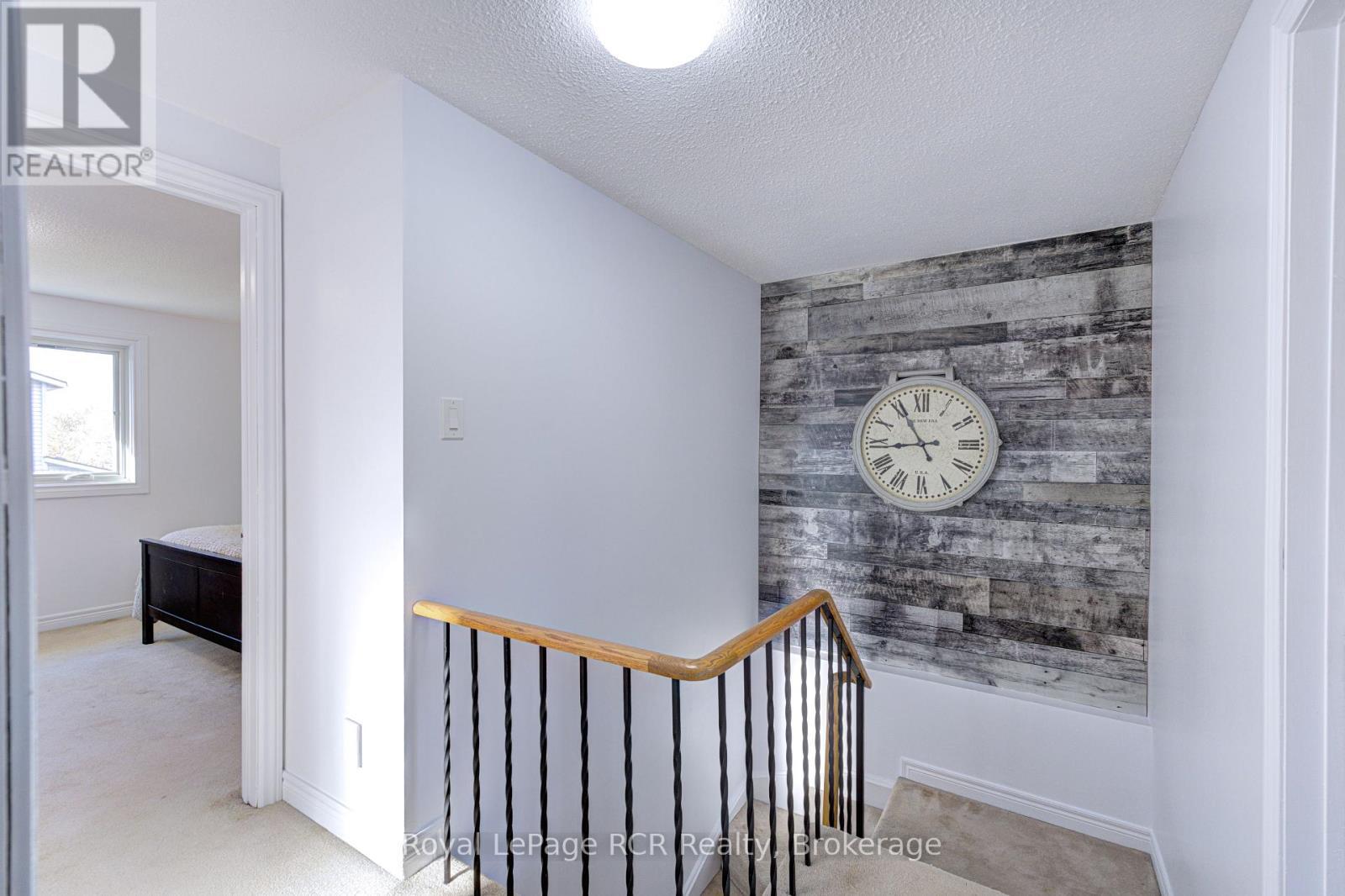 












501 BEAVER COURT

,
Milton (TM Timberlea),




Ontario
L9T4A7

