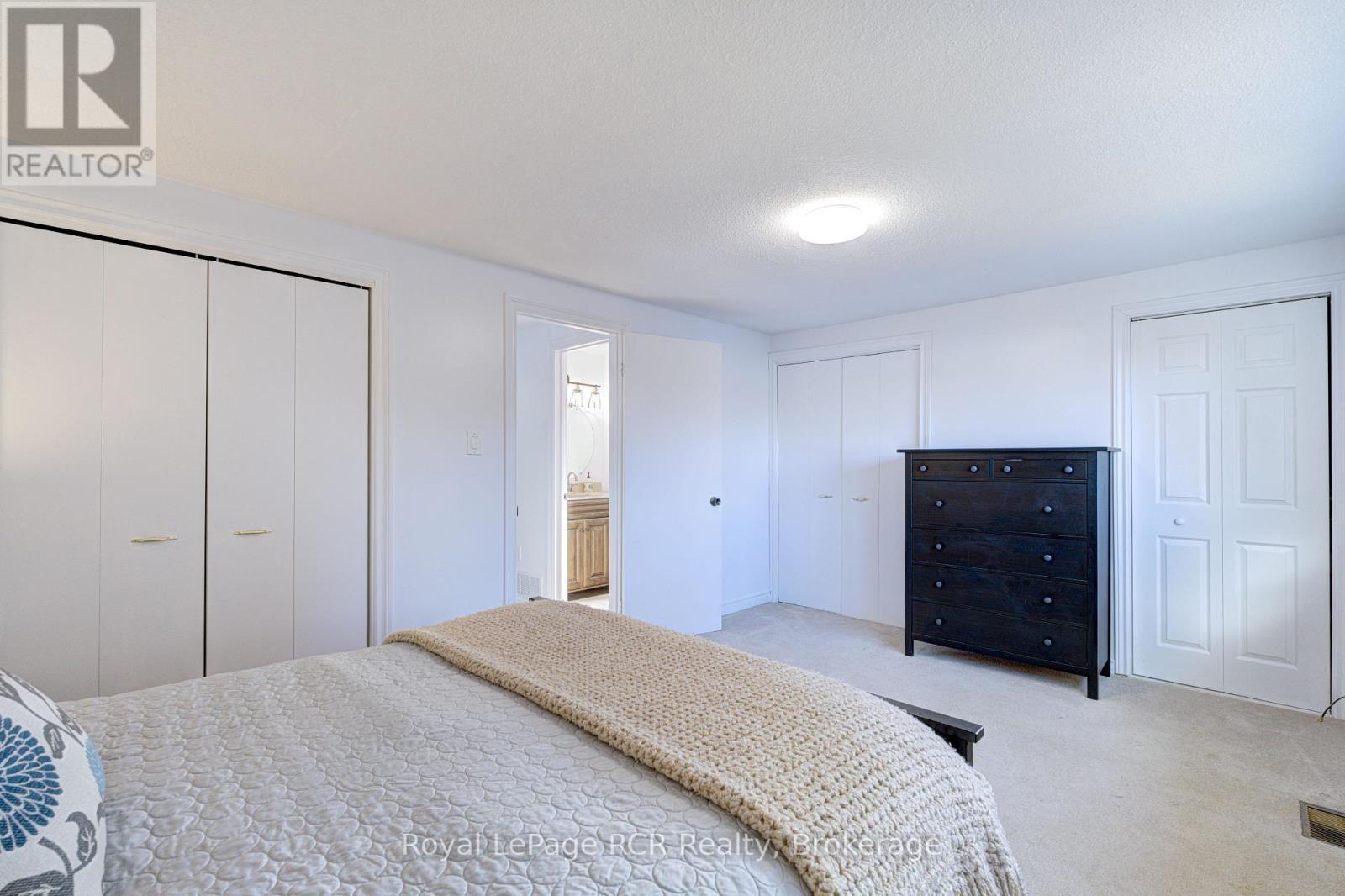 












501 BEAVER COURT

,
Milton (TM Timberlea),




Ontario
L9T4A7

