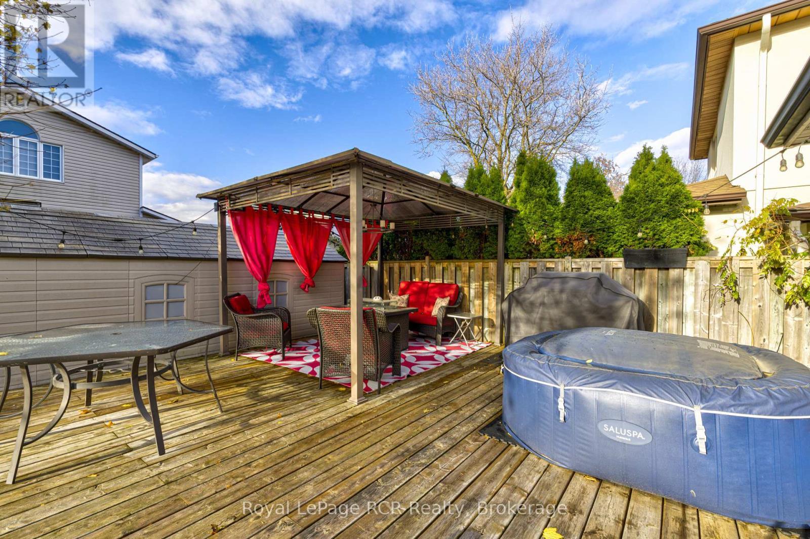 












501 BEAVER COURT

,
Milton (TM Timberlea),




Ontario
L9T4A7

