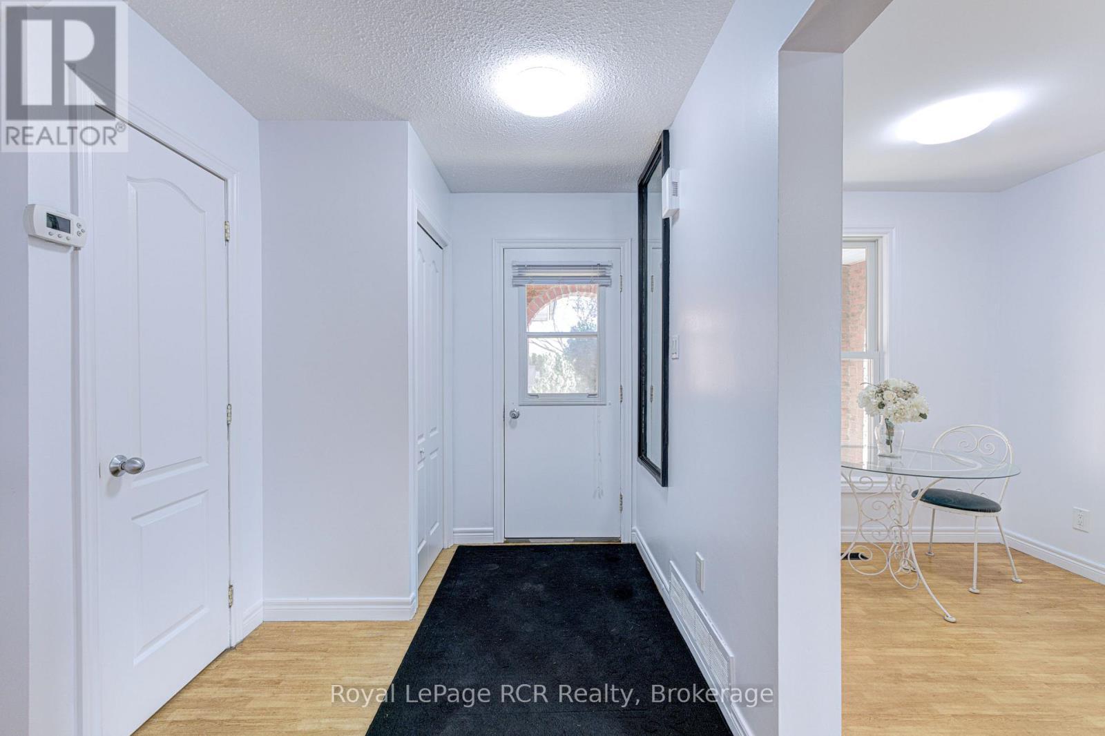 












501 BEAVER COURT

,
Milton (TM Timberlea),




Ontario
L9T4A7

