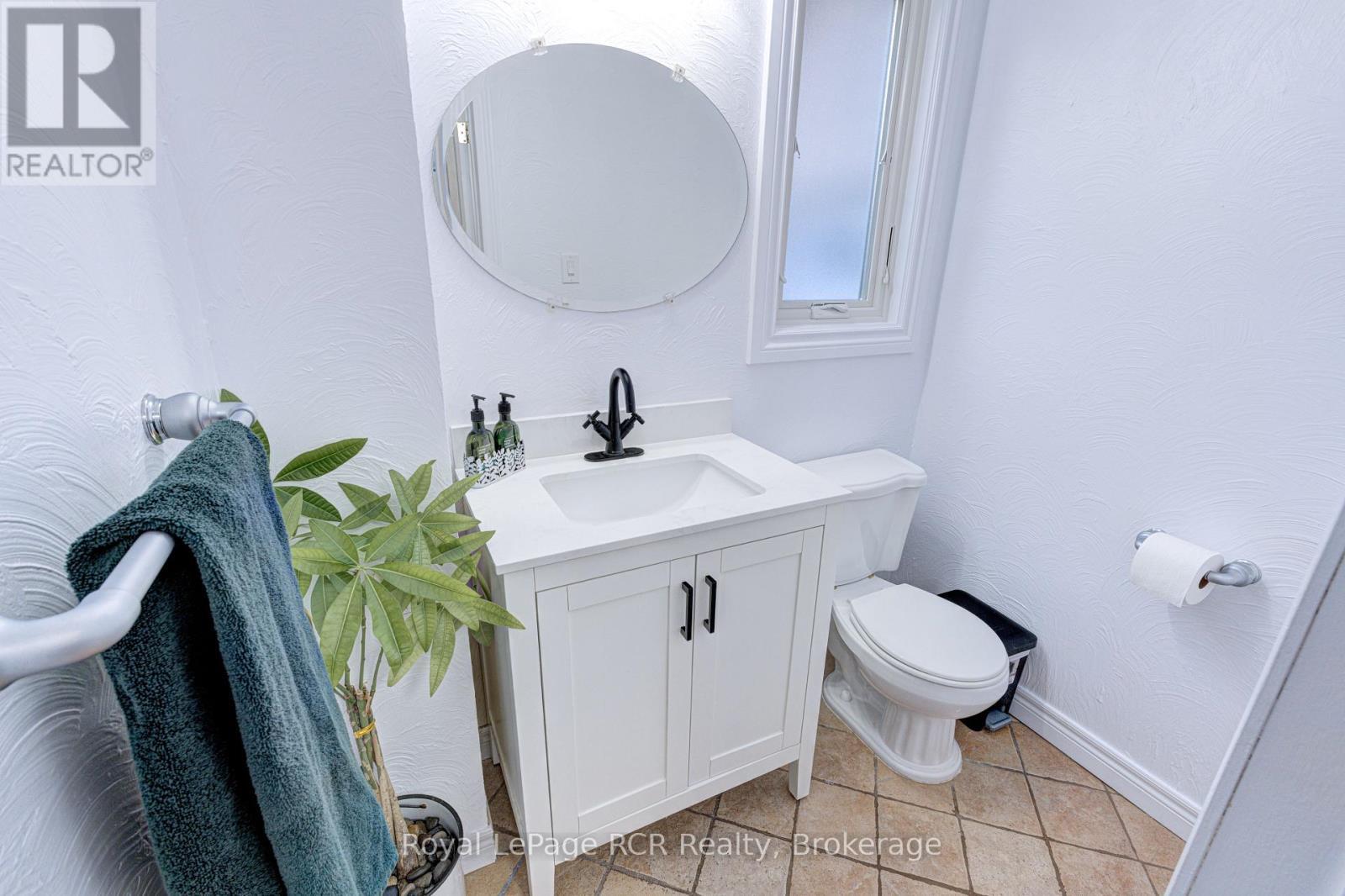 












501 BEAVER COURT

,
Milton (TM Timberlea),




Ontario
L9T4A7

