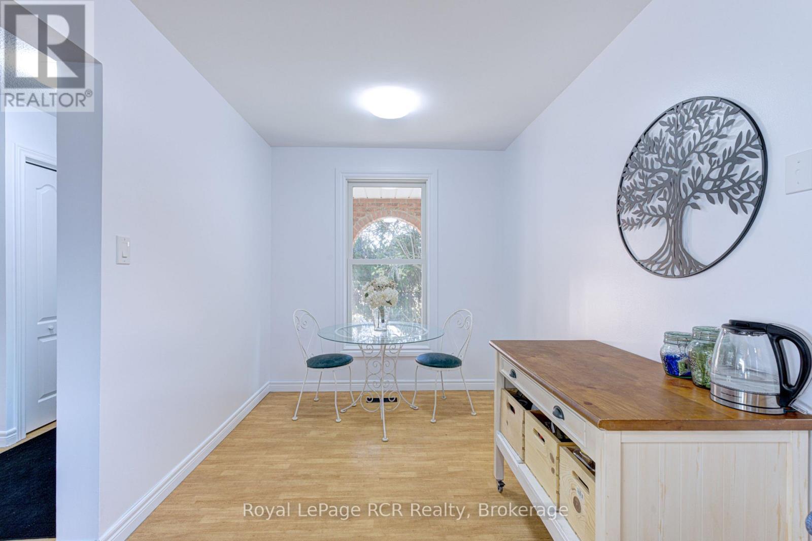 












501 BEAVER COURT

,
Milton (TM Timberlea),




Ontario
L9T4A7

