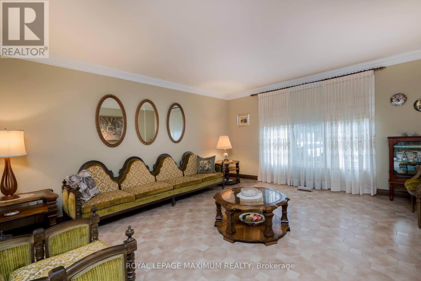 












119 GLEN LONG AVENUE

,
Toronto,




Ontario
M6B2M4

