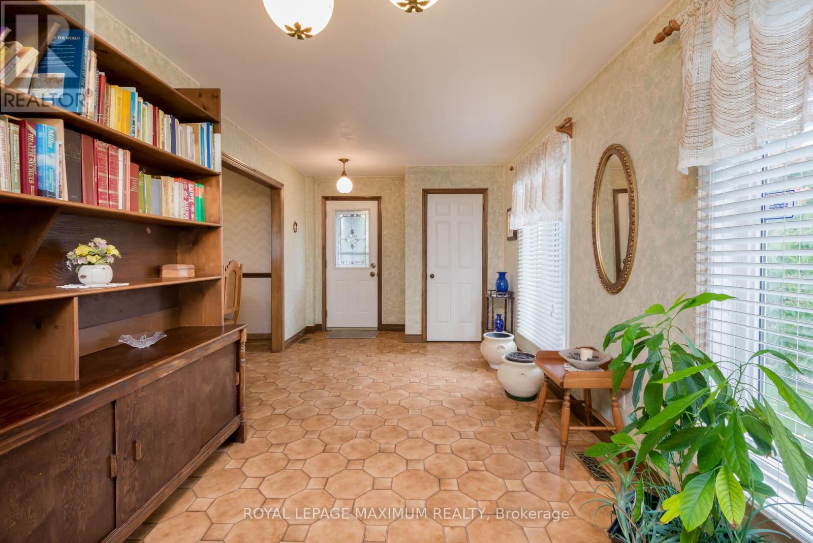 












119 GLEN LONG AVENUE

,
Toronto,




Ontario
M6B2M4

