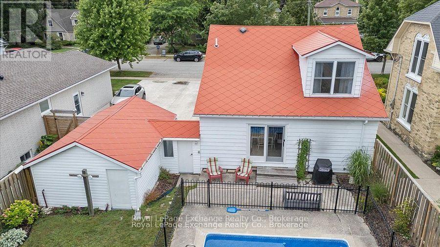 












40 GROSVENOR STREET S

,
Saugeen Shores,




Ontario
N0H2L0

