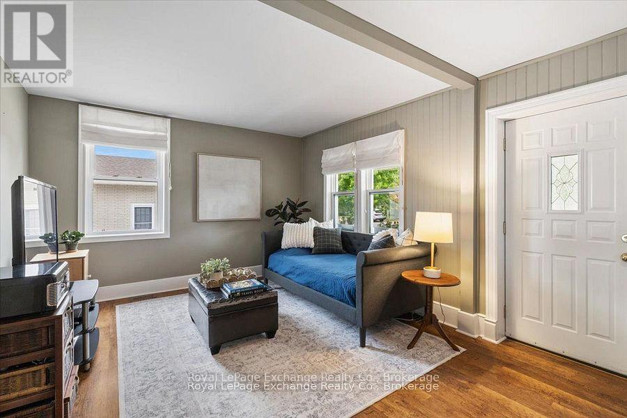 












40 GROSVENOR STREET S

,
Saugeen Shores,




Ontario
N0H2L0

