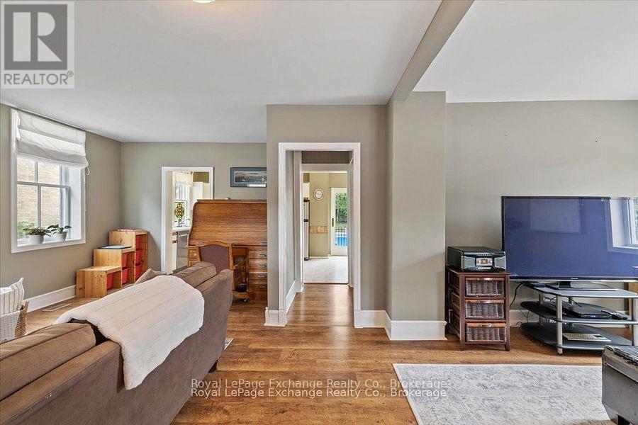 












40 GROSVENOR STREET S

,
Saugeen Shores,




Ontario
N0H2L0

