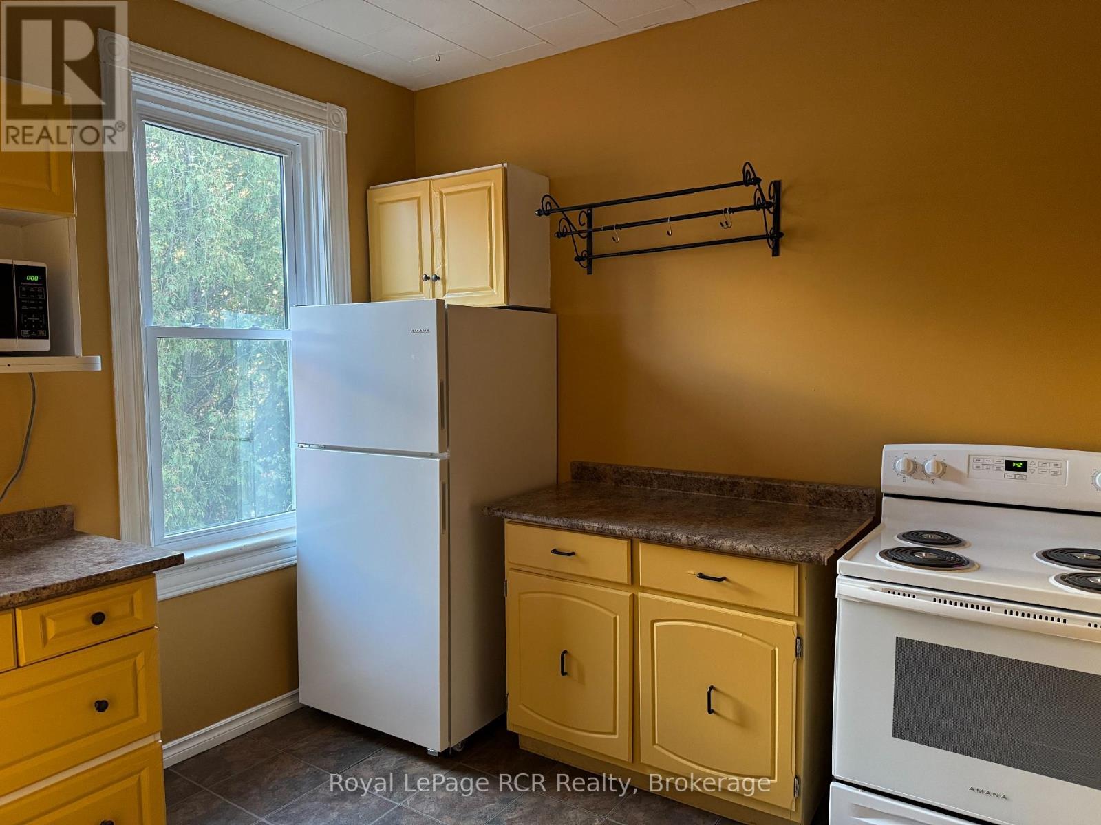 












1096 4TH AVENUE E

,
Owen Sound,




Ontario
N4K2P2

