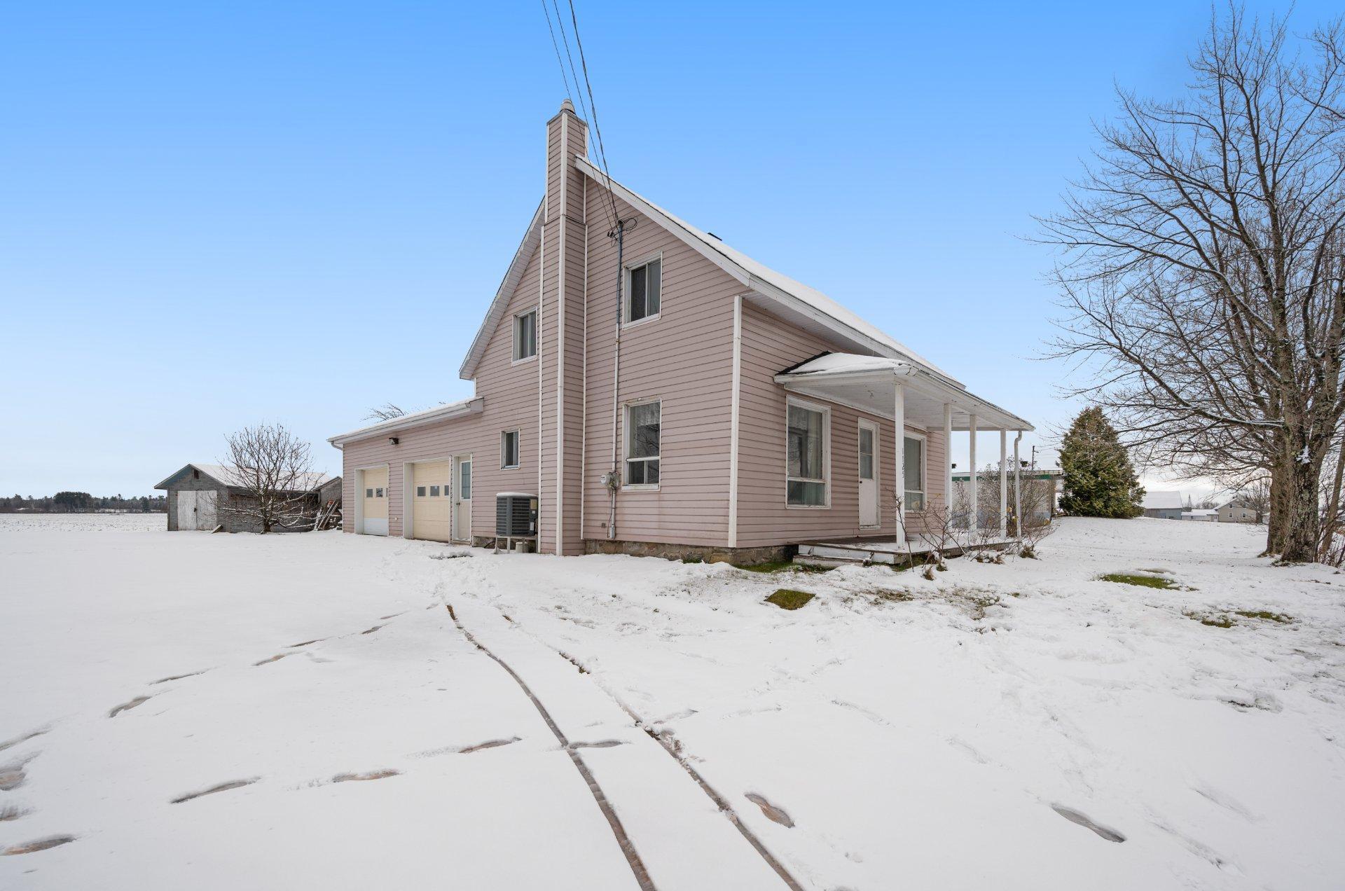 









1125


Route 269 N.

,
Saint-Gilles,




QC
G0S2P0

