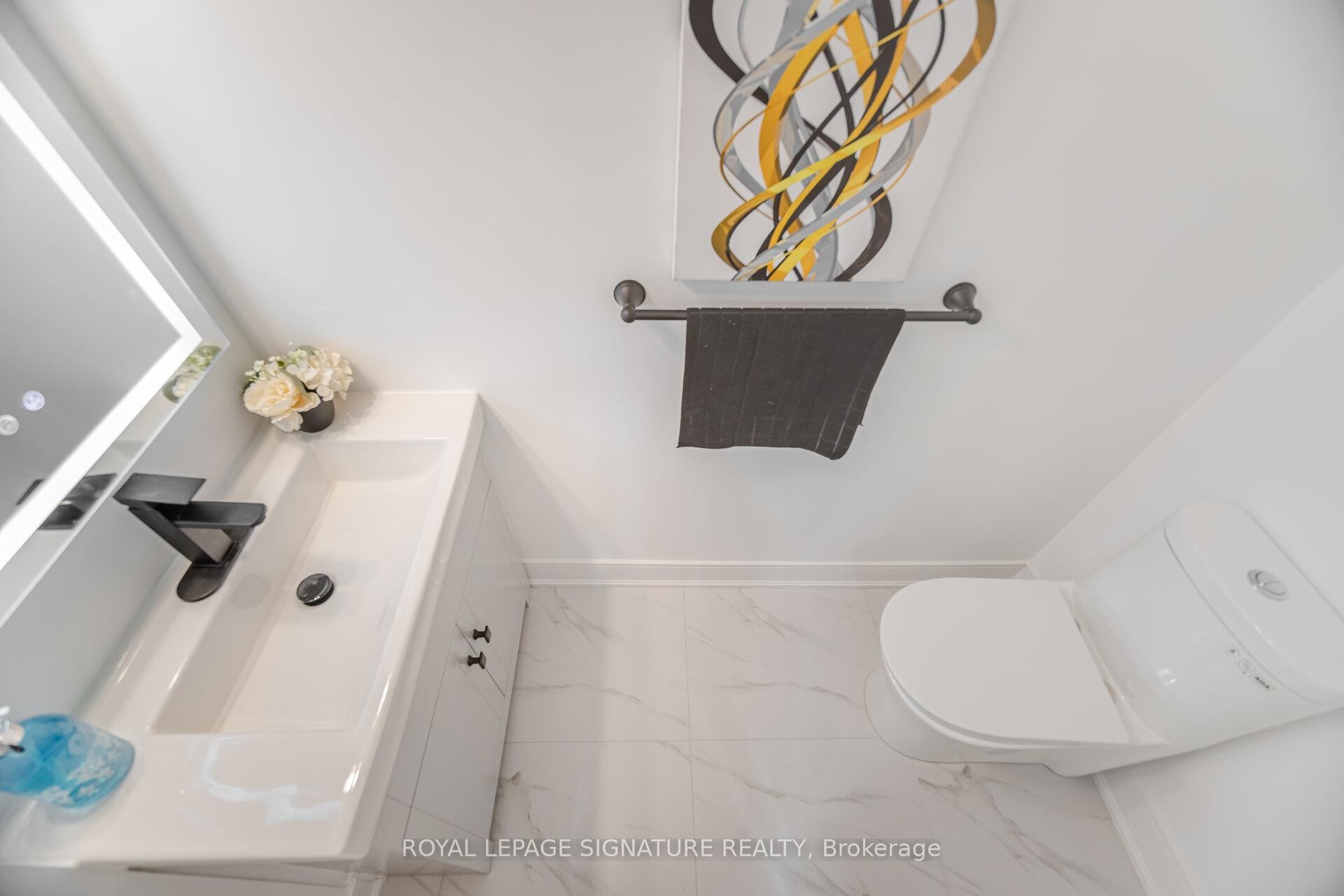 









3175


Kirwin

Avenue, 64,
Mississauga,




ON
L5A 3M4


