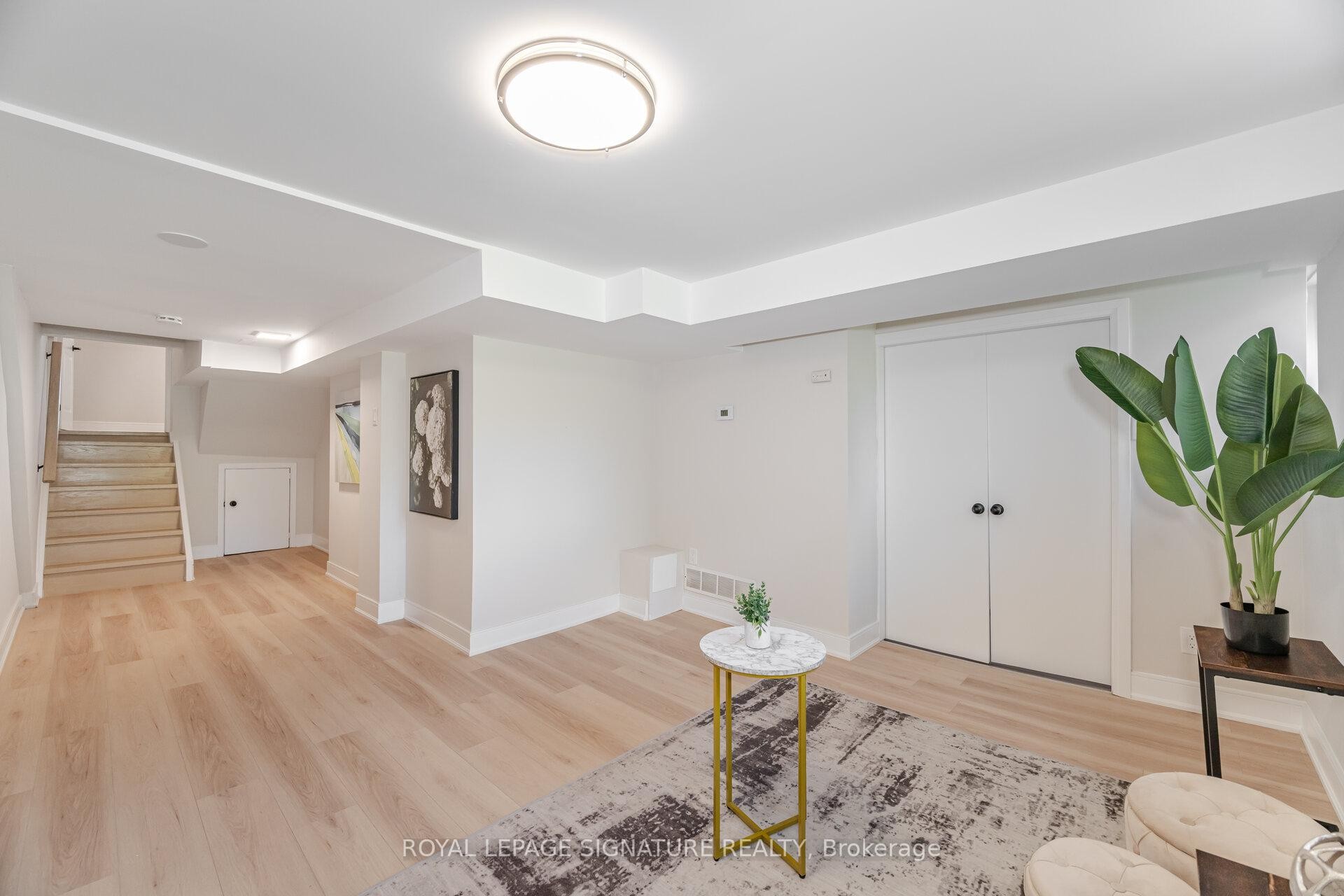 









3175


Kirwin

Avenue, 64,
Mississauga,




ON
L5A 3M4


