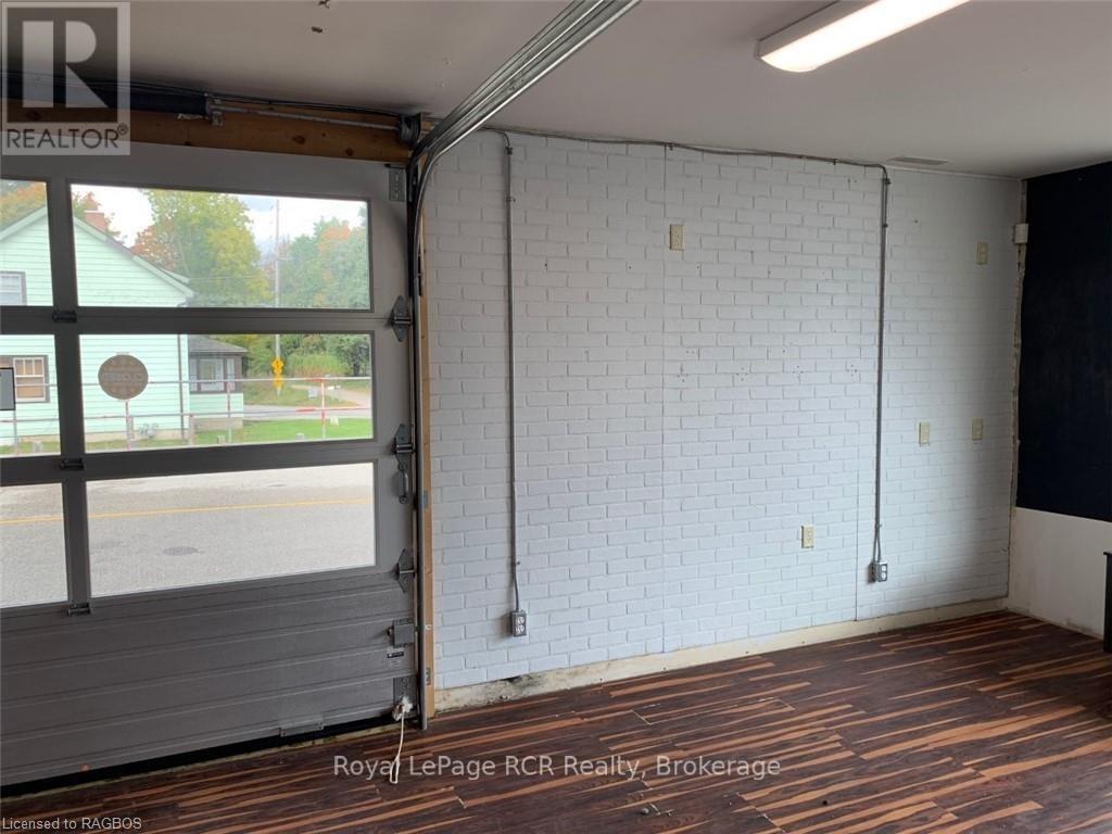 












1010 9TH AVENUE W

,
Georgian Bluffs,




Ontario
N4K2G0

