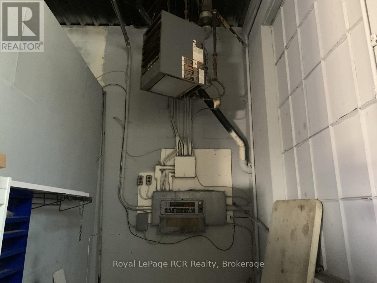 












1010 9TH AVENUE W

,
Georgian Bluffs,




Ontario
N4K2G0

