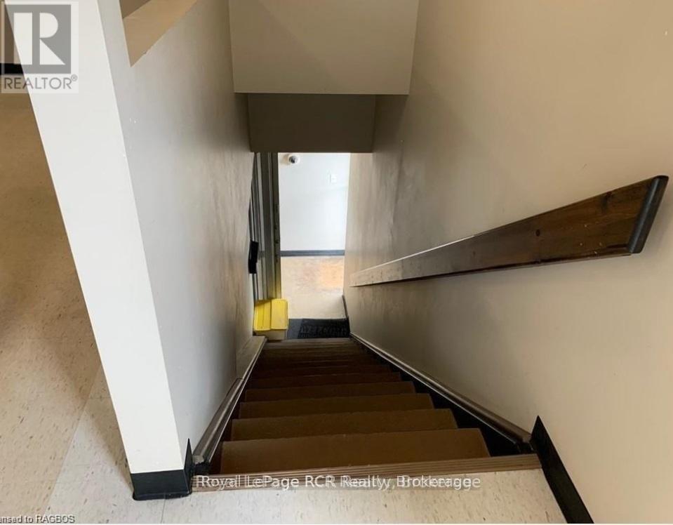 












1010 9TH AVENUE W

,
Georgian Bluffs,




Ontario
N4K2G0

