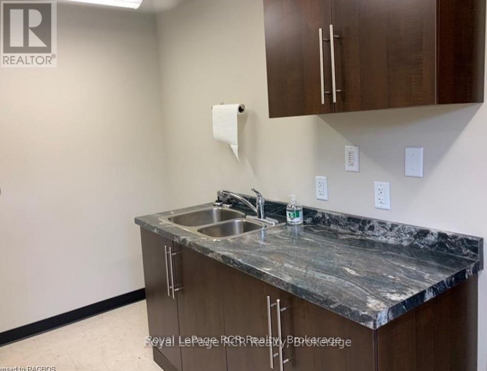 












1010 9TH AVENUE W

,
Georgian Bluffs,




Ontario
N4K2G0

