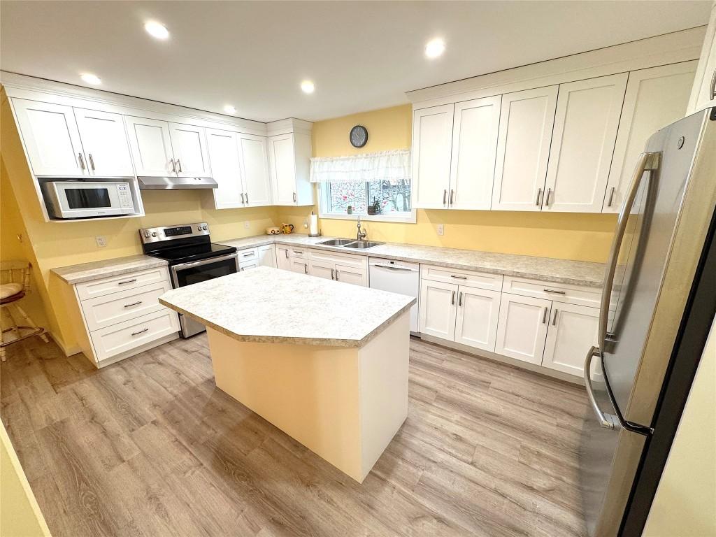 









1161


4th

Avenue,
Fernie,




BC
V0B 1M0

