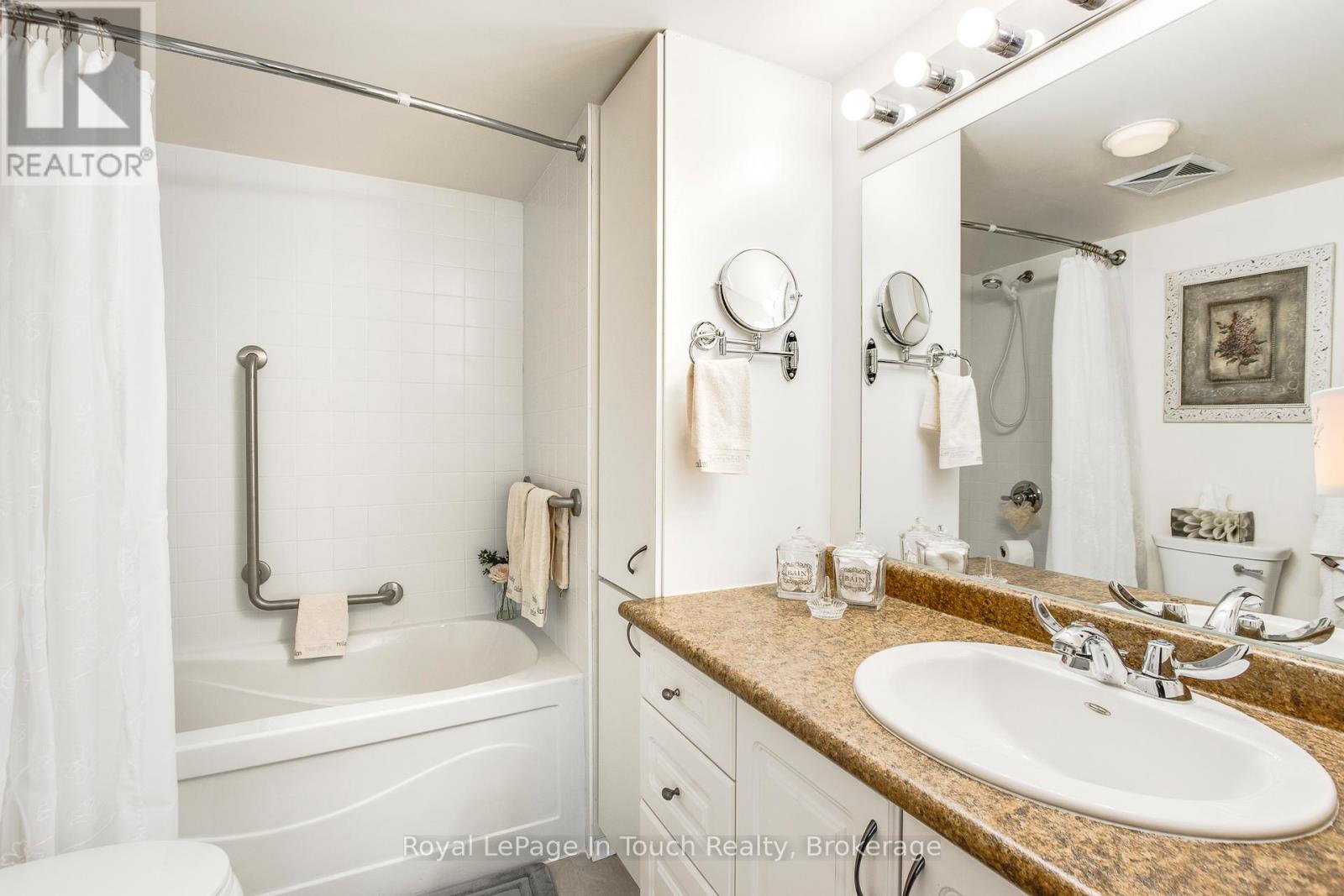 












315 - 333 LAFONTAINE ROAD W

,
Tiny,




Ontario
L9M0H1

