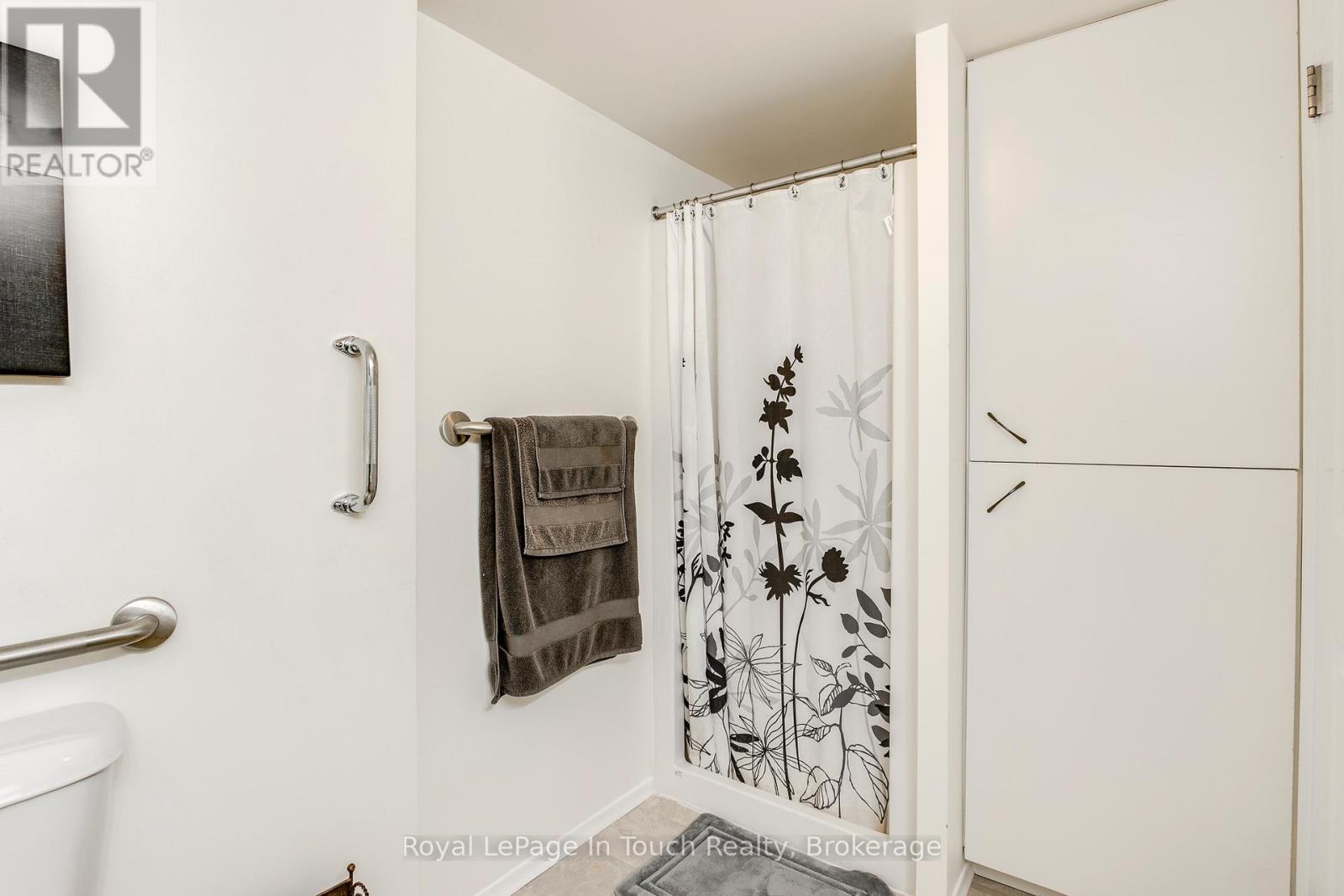 












315 - 333 LAFONTAINE ROAD W

,
Tiny,




Ontario
L9M0H1

