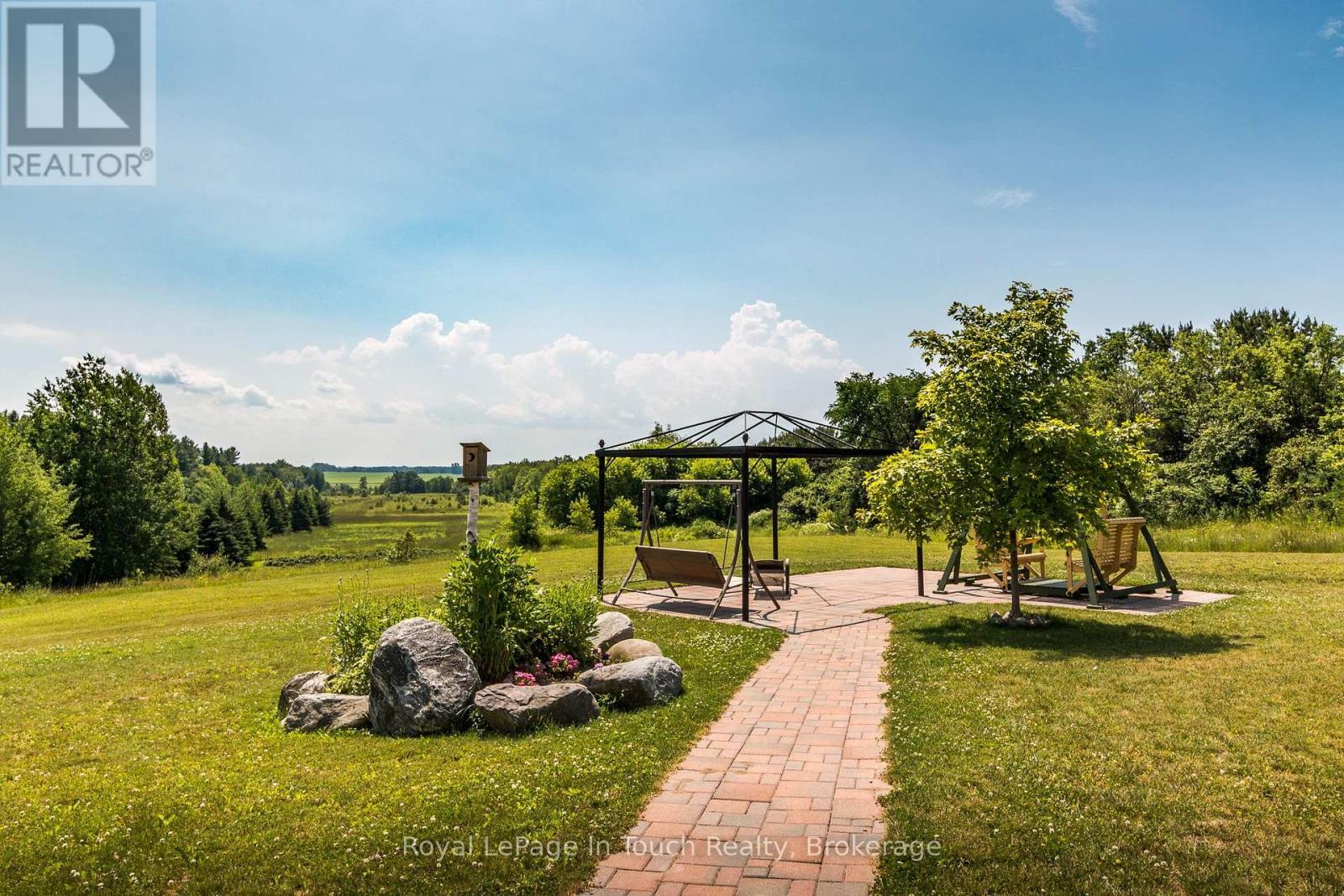 












315 - 333 LAFONTAINE ROAD W

,
Tiny,




Ontario
L9M0H1

