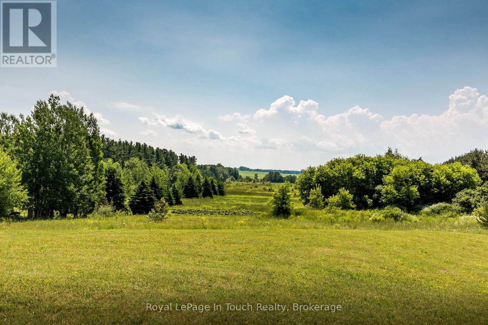 












315 - 333 LAFONTAINE ROAD W

,
Tiny,




Ontario
L9M0H1

