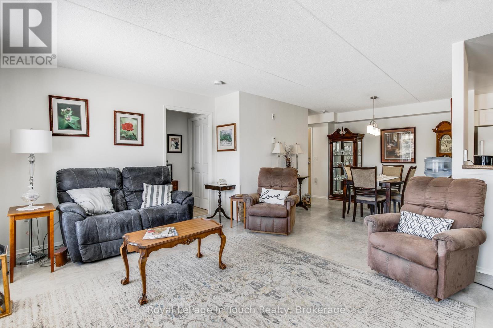 












315 - 333 LAFONTAINE ROAD W

,
Tiny,




Ontario
L9M0H1

