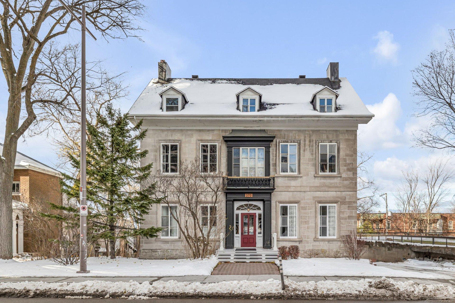 









370


Ch. Ste-Foy

, 12,
Québec (La Cité-Limoilou),




QC
G1S2J3

