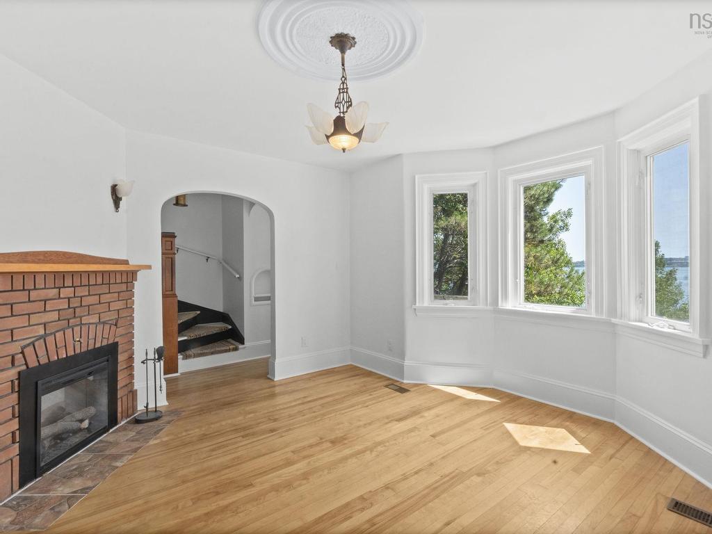 












44 DAKIN Drive

,
Halifax,




NS
B3M 2C9

