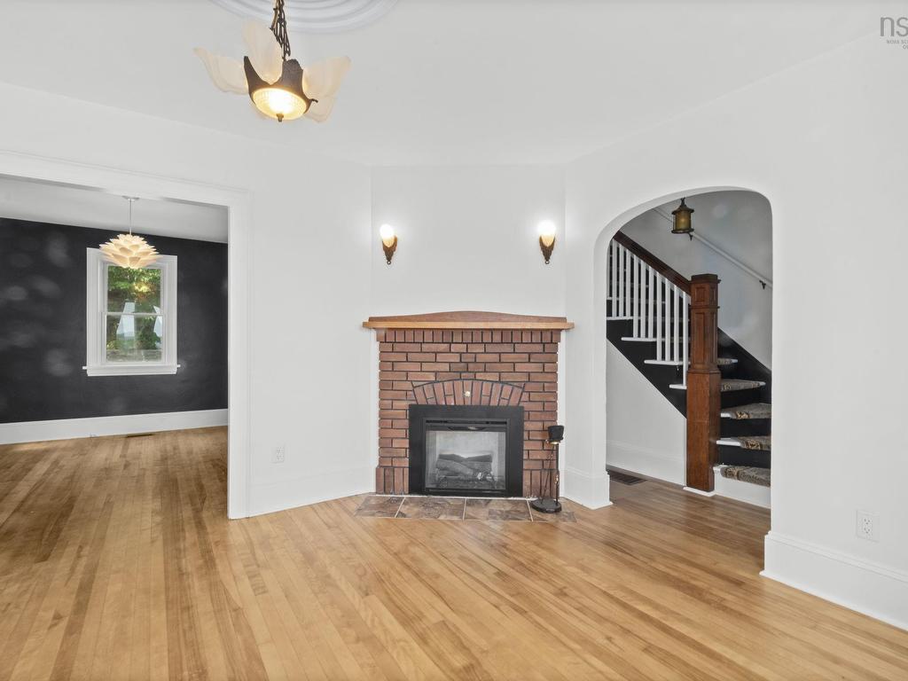 












44 DAKIN Drive

,
Halifax,




NS
B3M 2C9

