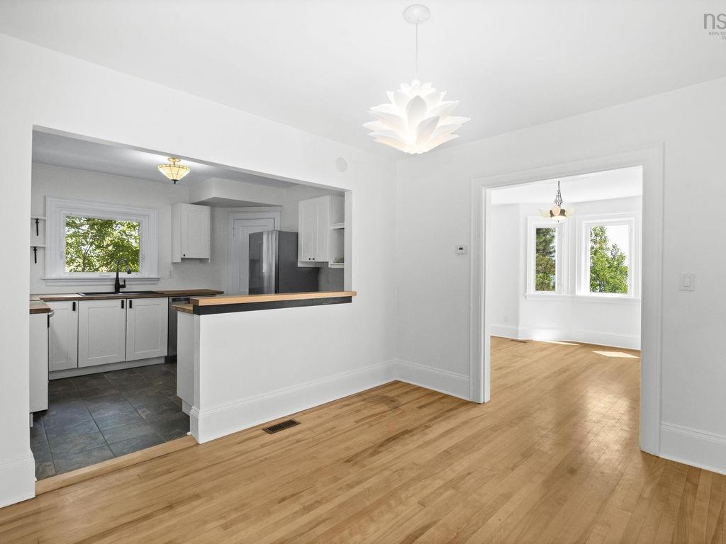 












44 DAKIN Drive

,
Halifax,




NS
B3M 2C9

