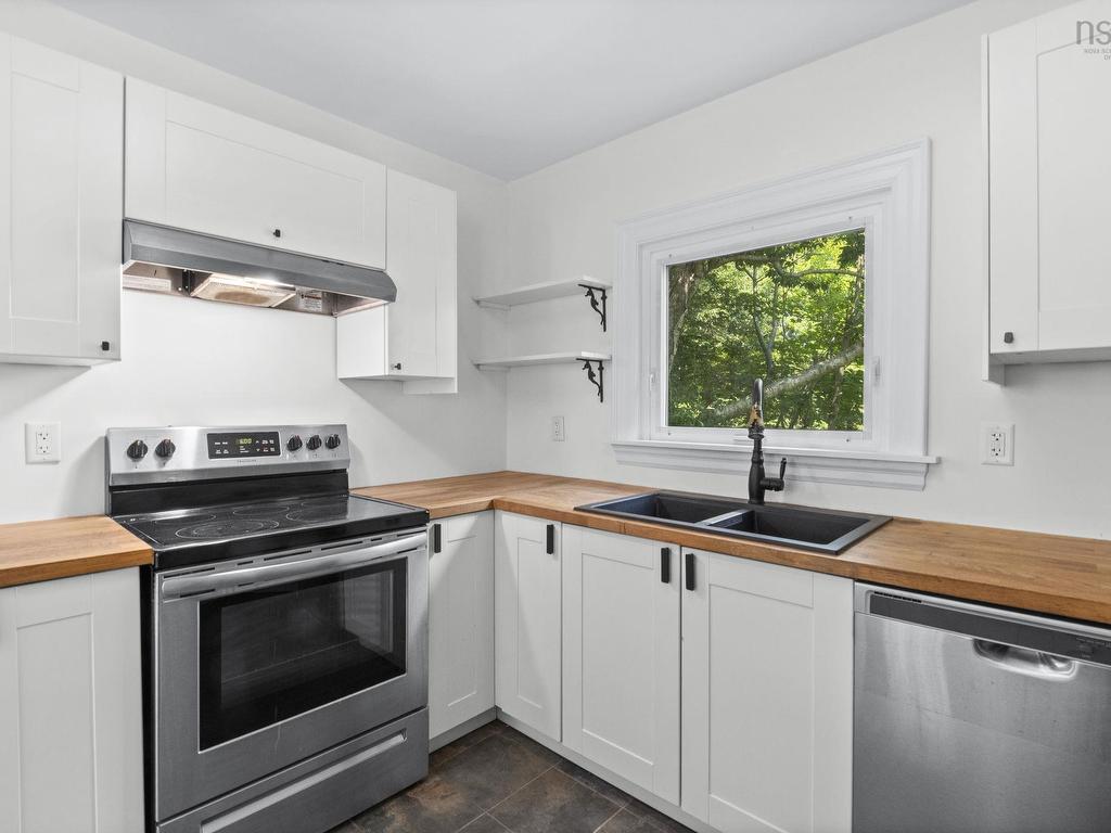 












44 DAKIN Drive

,
Halifax,




NS
B3M 2C9

