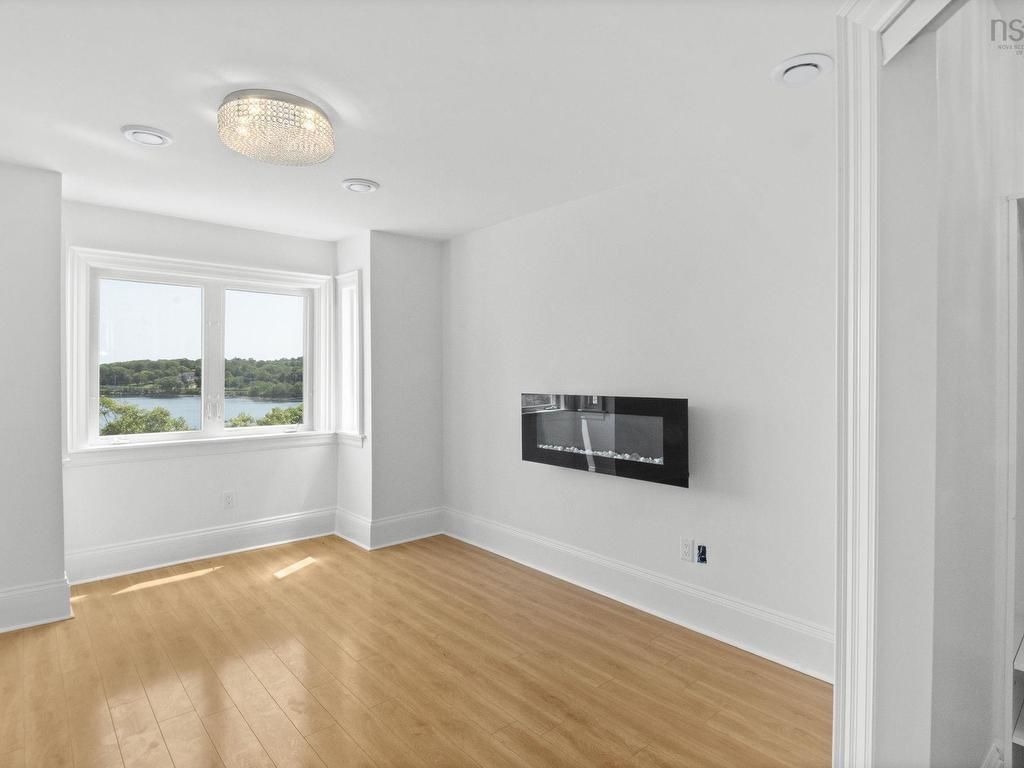 












44 DAKIN Drive

,
Halifax,




NS
B3M 2C9

