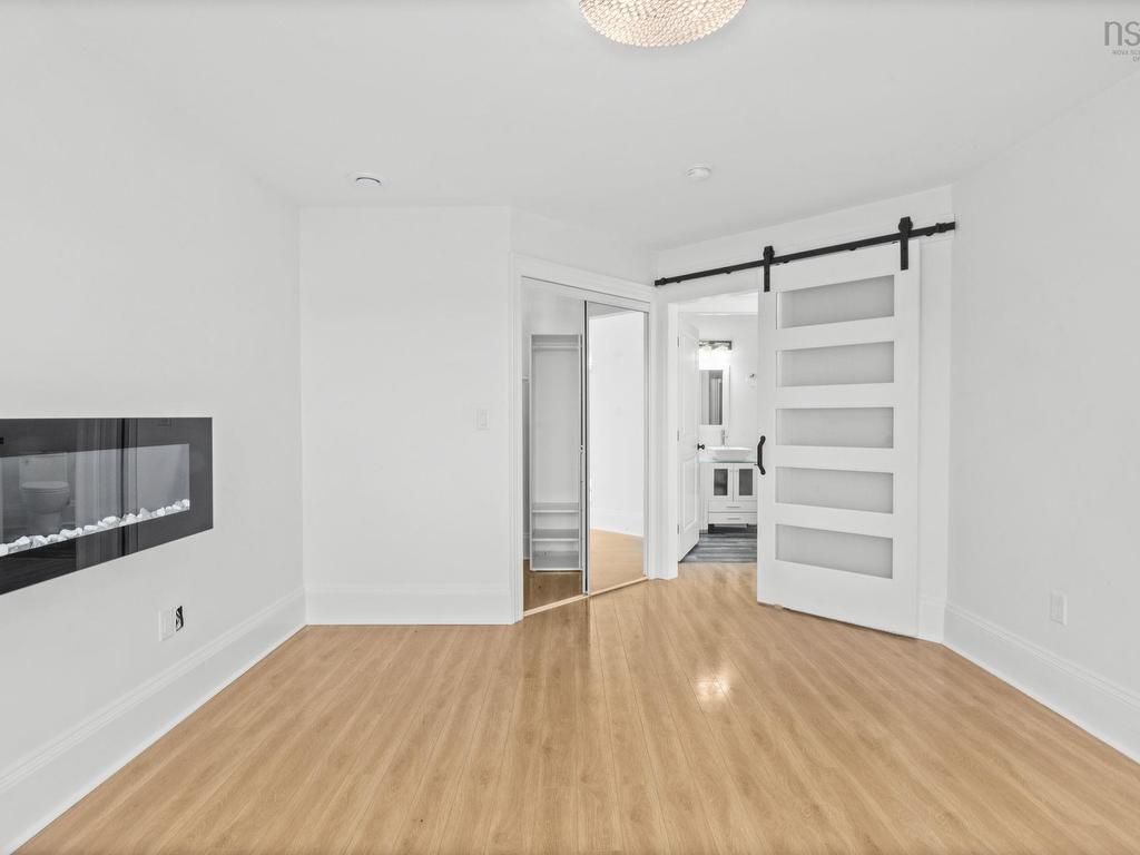 












44 DAKIN Drive

,
Halifax,




NS
B3M 2C9

