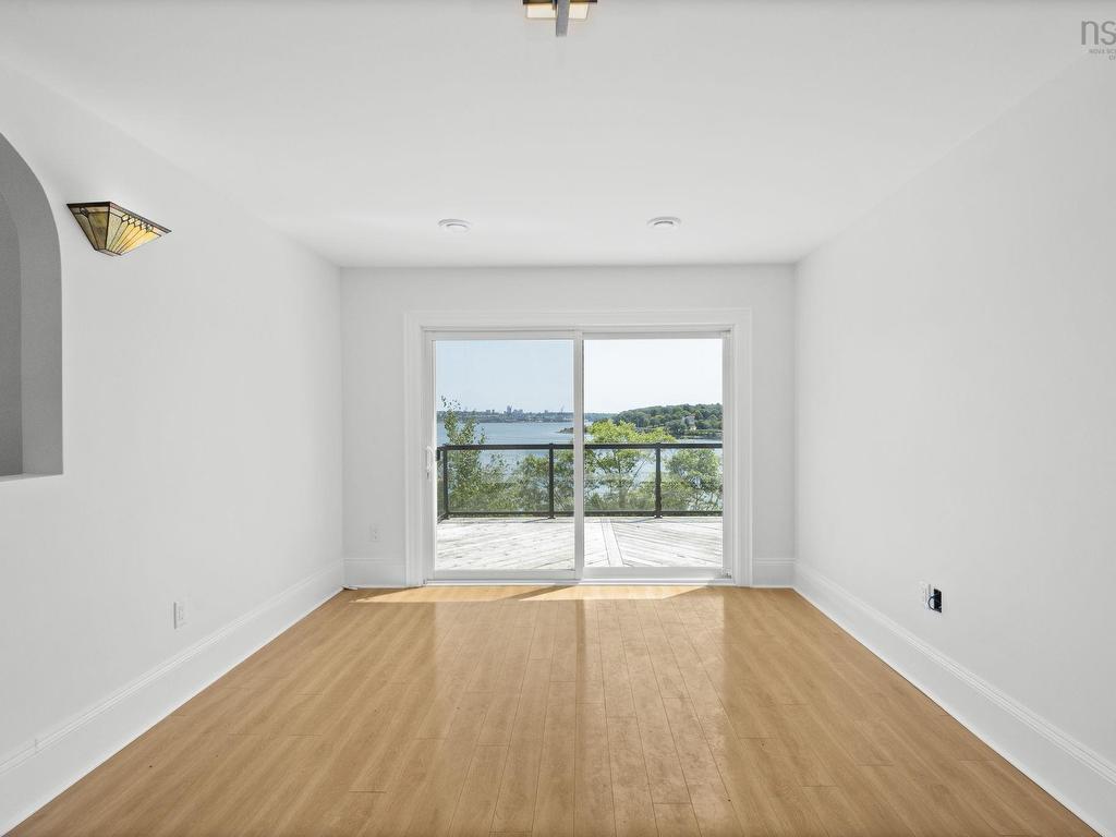 












44 DAKIN Drive

,
Halifax,




NS
B3M 2C9

