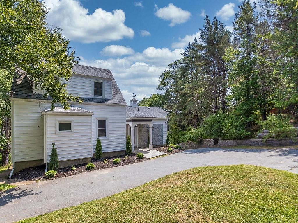 












44 DAKIN Drive

,
Halifax,




NS
B3M 2C9

