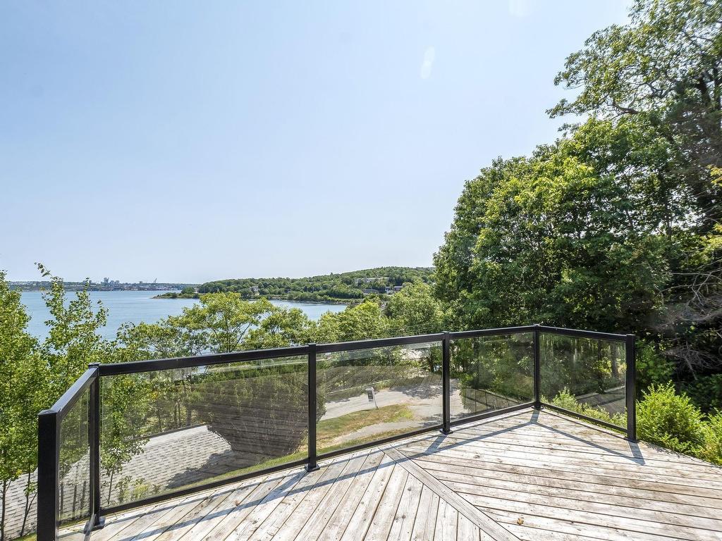 












44 DAKIN Drive

,
Halifax,




NS
B3M 2C9

