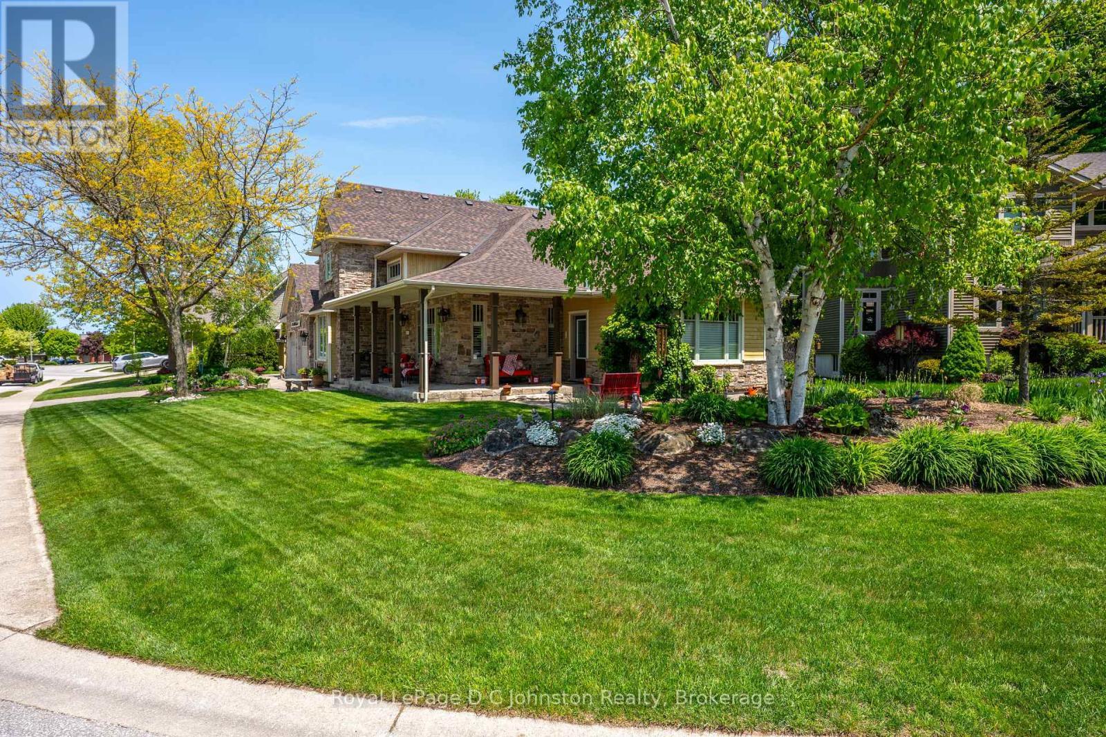 












830 MILL RIDGE COURT

,
Saugeen Shores,




Ontario
N0H2C4

