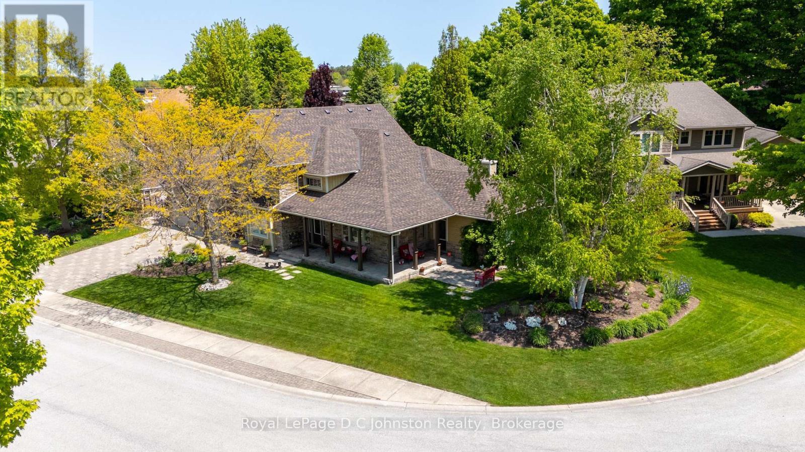 












830 MILL RIDGE COURT

,
Saugeen Shores,




Ontario
N0H2C4

