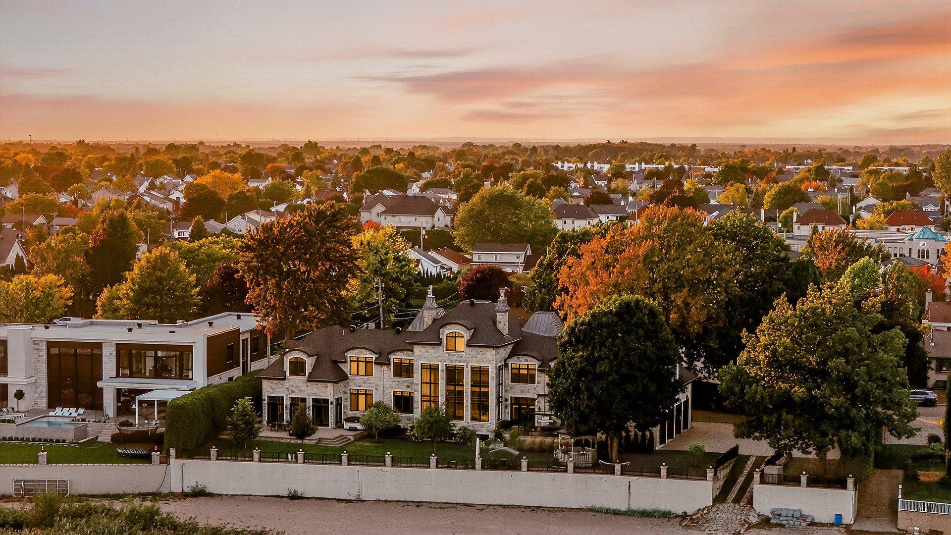 









49


Rue Rochefort

,
Repentigny (Repentigny),




QC
J5Y3C1

