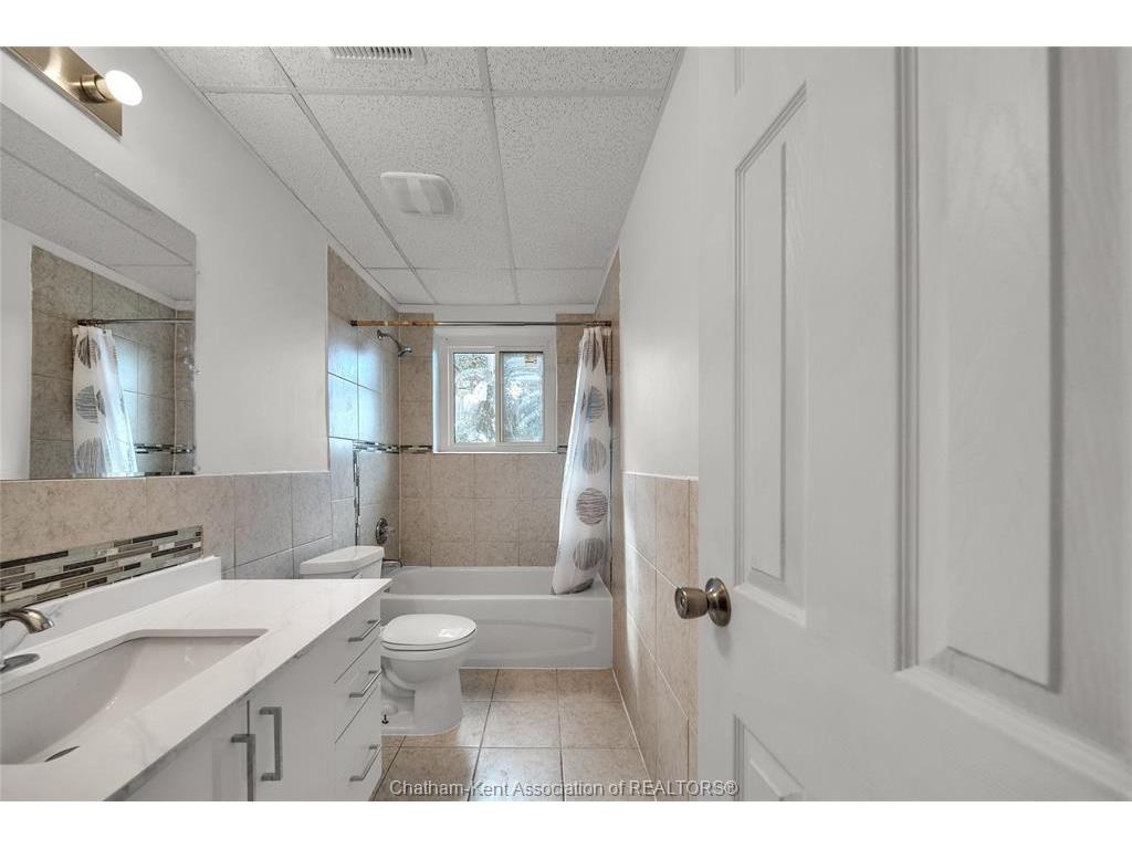 









25


Orchard Heights

Drive, 5,
Chatham,




ON
N7M 3G5

