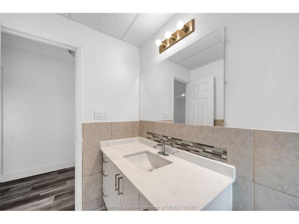 









25


Orchard Heights

Drive, 5,
Chatham,




ON
N7M 3G5

