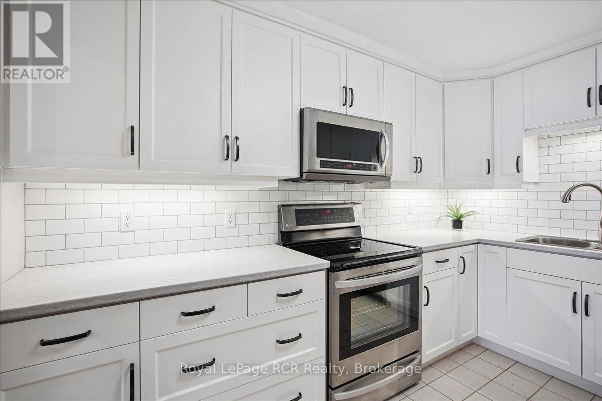 












206 - 2555 3RD AVENUE W

,
Owen Sound,




Ontario
N4K6T8

