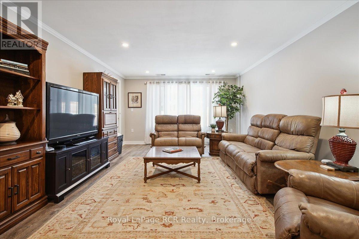 












206 - 2555 3RD AVENUE W

,
Owen Sound,




Ontario
N4K6T8

