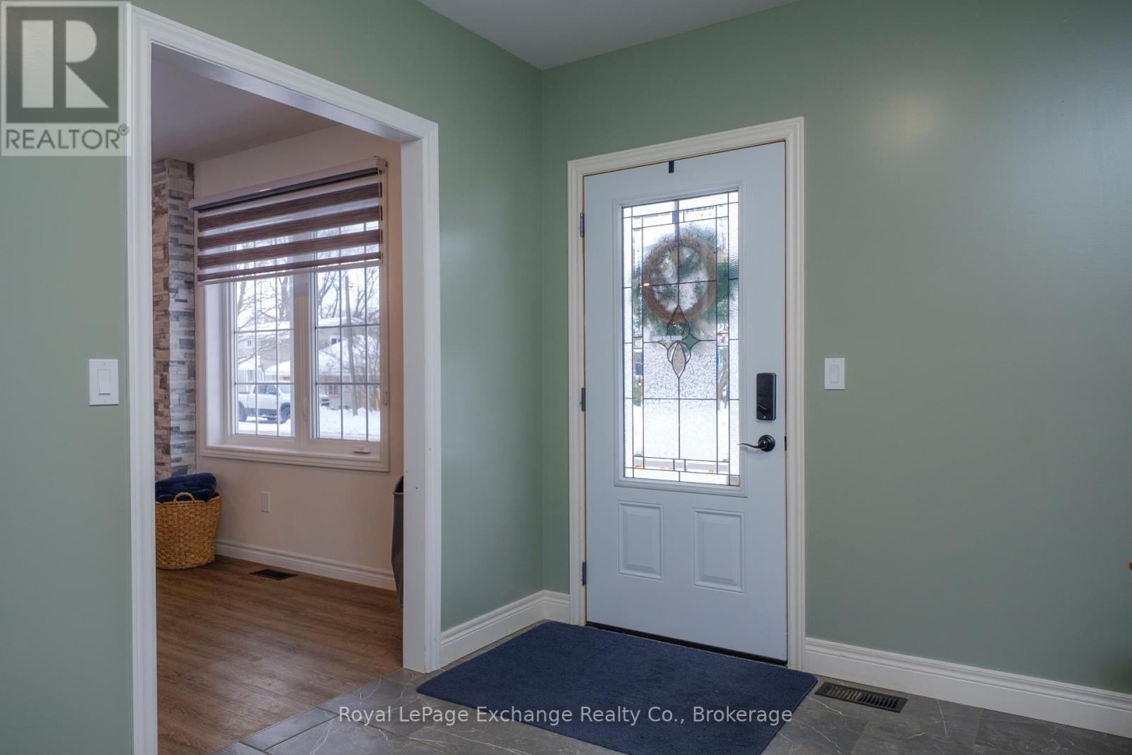 












482 WOLSLEY STREET

,
Huron-Kinloss (Lucknow),




Ontario
N0G2H0

