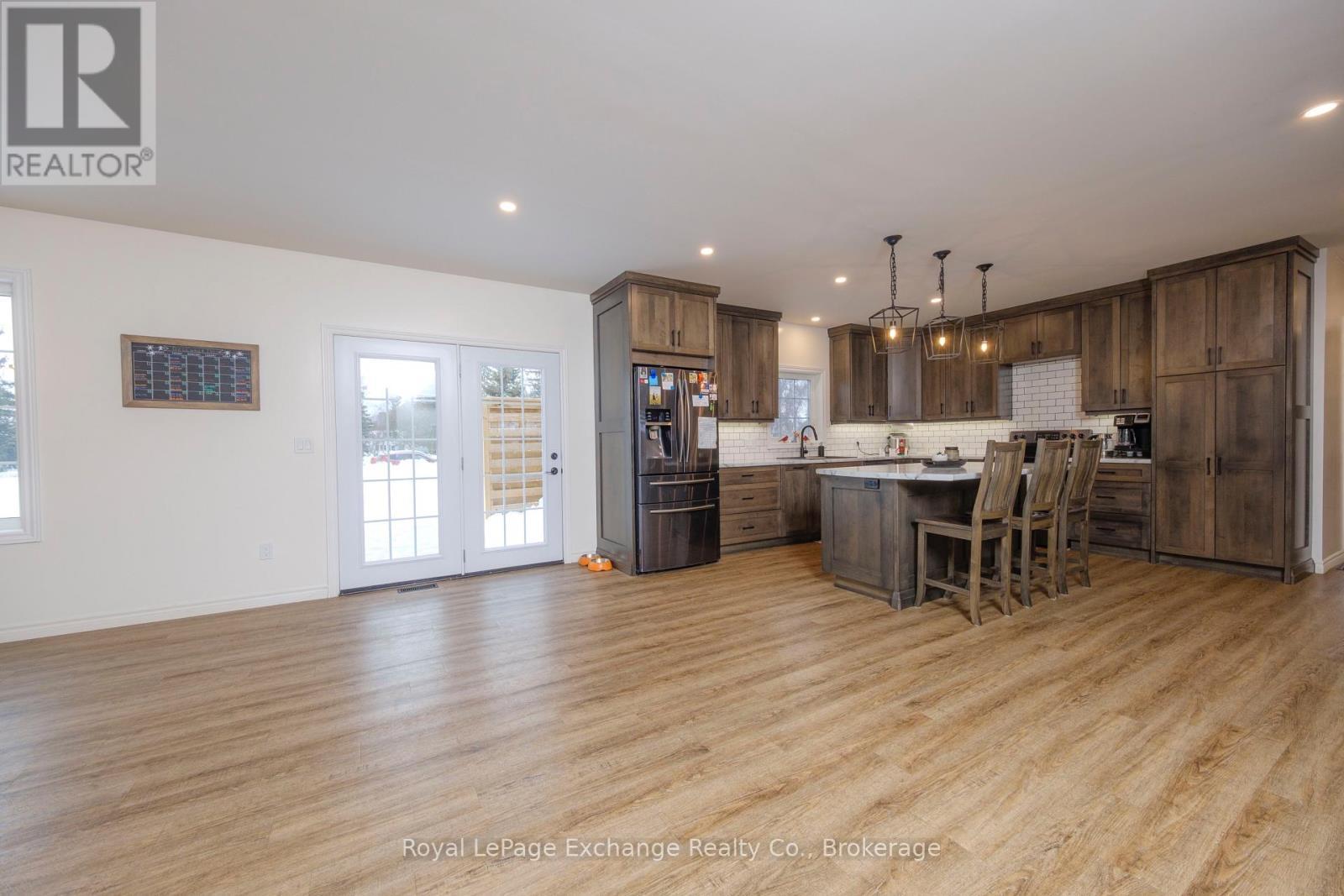 












482 WOLSLEY STREET

,
Huron-Kinloss (Lucknow),




Ontario
N0G2H0

