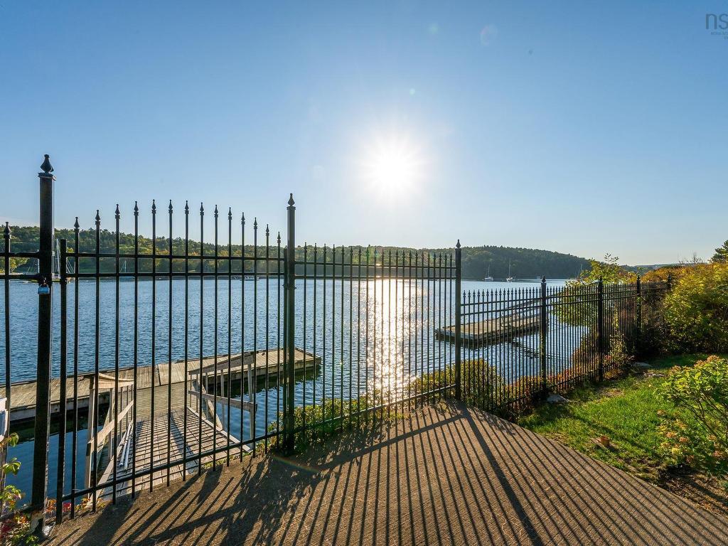 












6634 South Street

,
Halifax,




NS
B3H 1V2

