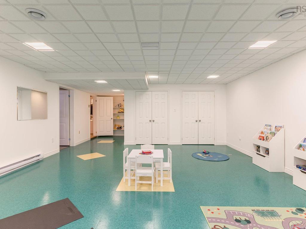 












6634 South Street

,
Halifax,




NS
B3H 1V2

