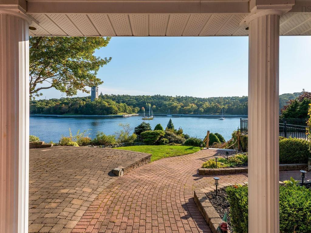 












6634 South Street

,
Halifax,




NS
B3H 1V2

