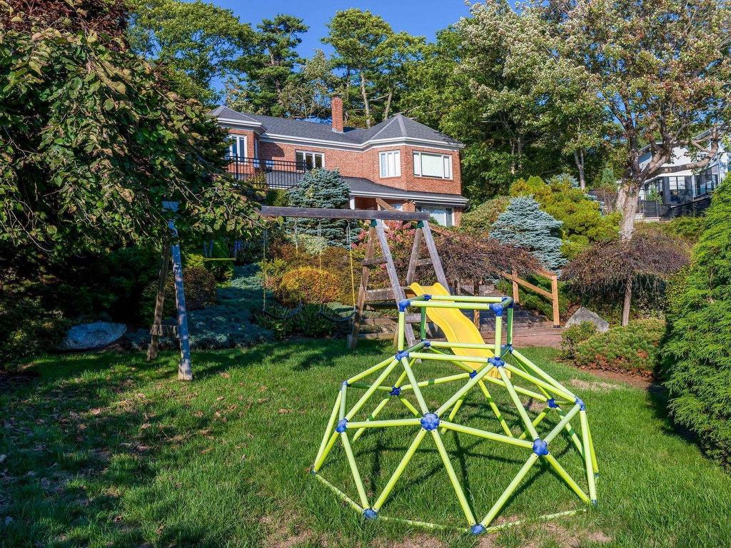 












6634 South Street

,
Halifax,




NS
B3H 1V2

