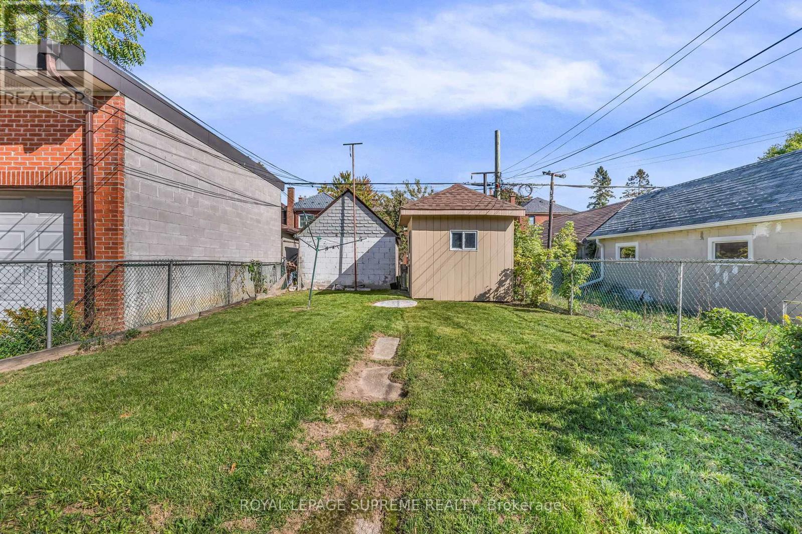 












1837 DUFFERIN STREET

,
Toronto,




Ontario
M6E3P5

